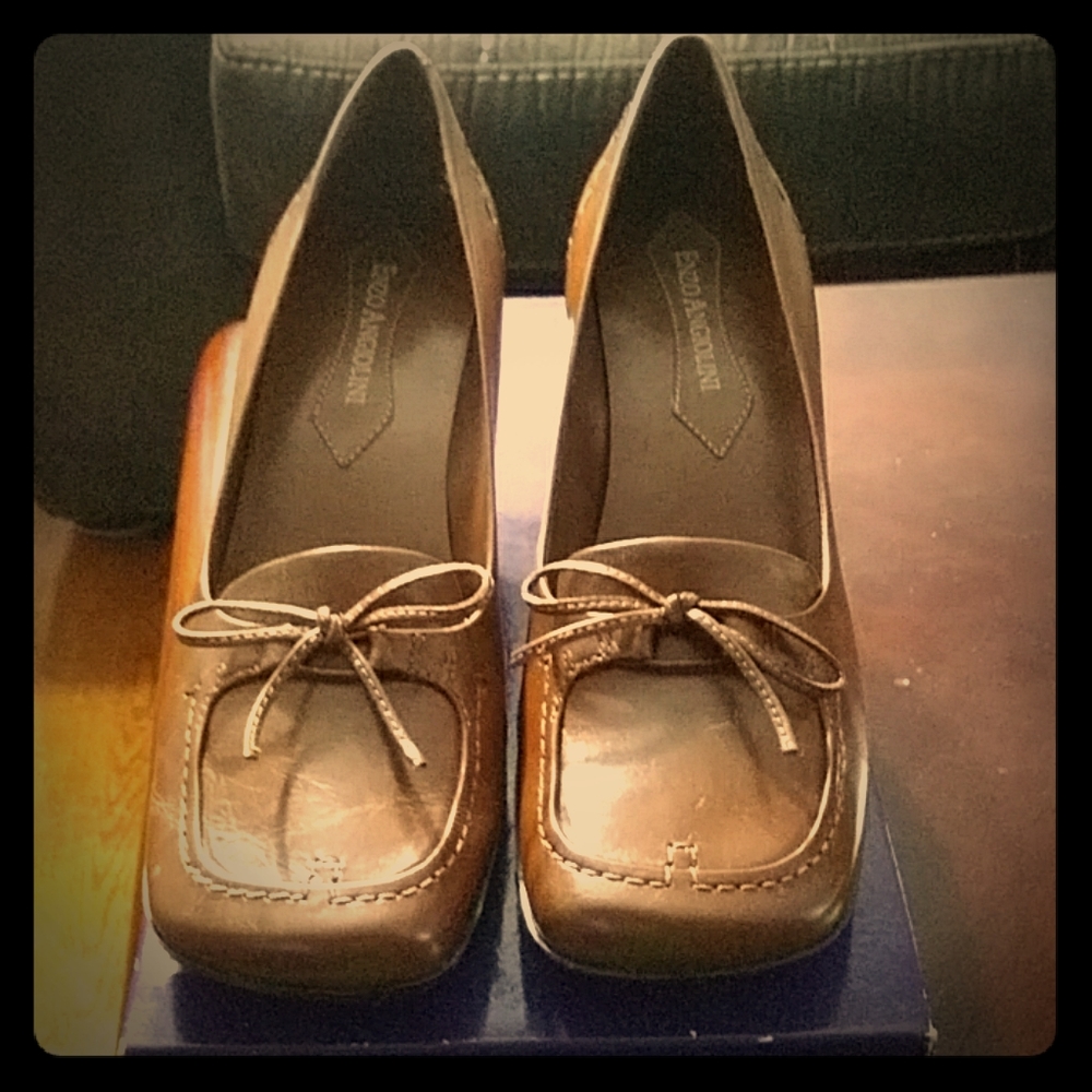 Heel loafers